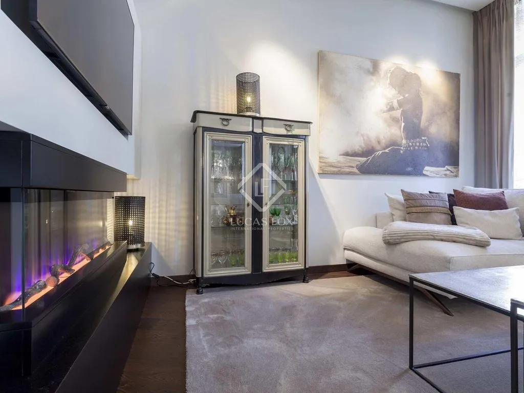 Flat 299m² in Spain, Valencia. Priced at 1100000€ rent photo-4