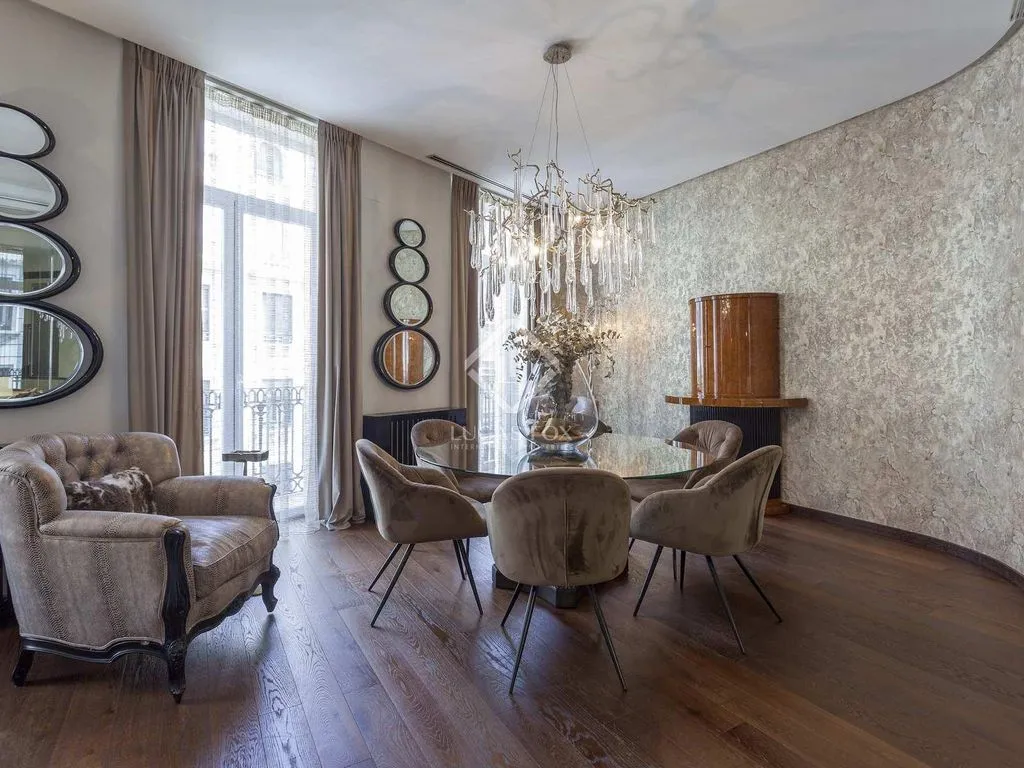 Flat 299m² in Spain, Valencia. Priced at 1100000€ rent photo-6