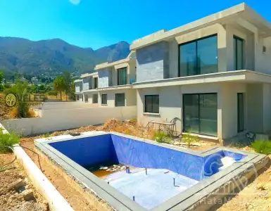 Buy in Cyprus for 760500€