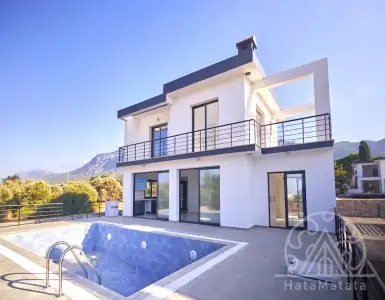 Buy in Cyprus for 327600€