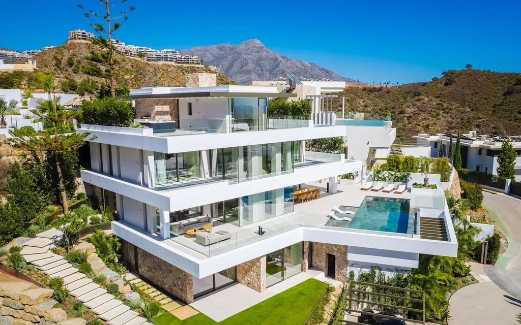 Villa 1355m² in Portugal, Oeirash. Priced at 7495000€ rent photo-1