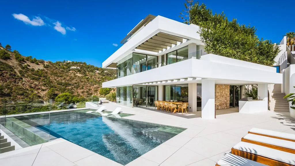 Villa 1355m² in Portugal, Oeirash. Priced at 7495000€ rent photo-3