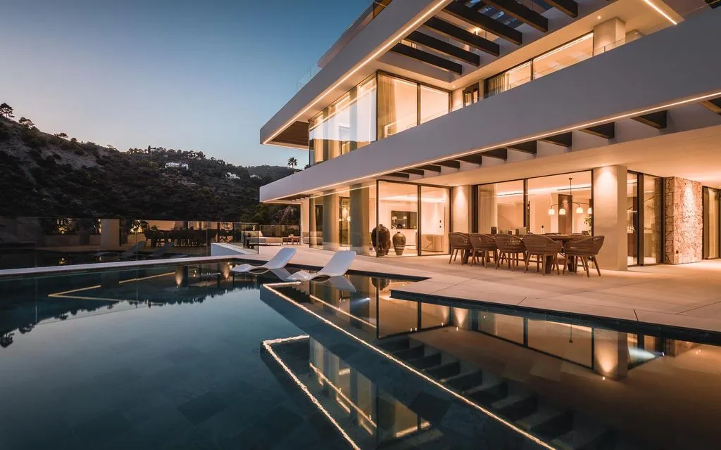 Villa 1355m² in Portugal, Oeirash. Priced at 7495000€ rent photo-4