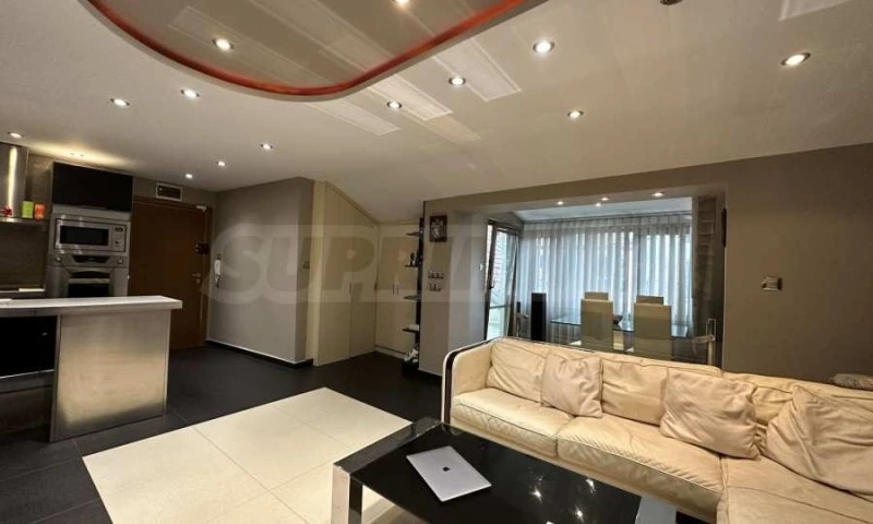 Flat 105m² in USA, Houston. Priced at 163224£ rent photo-3