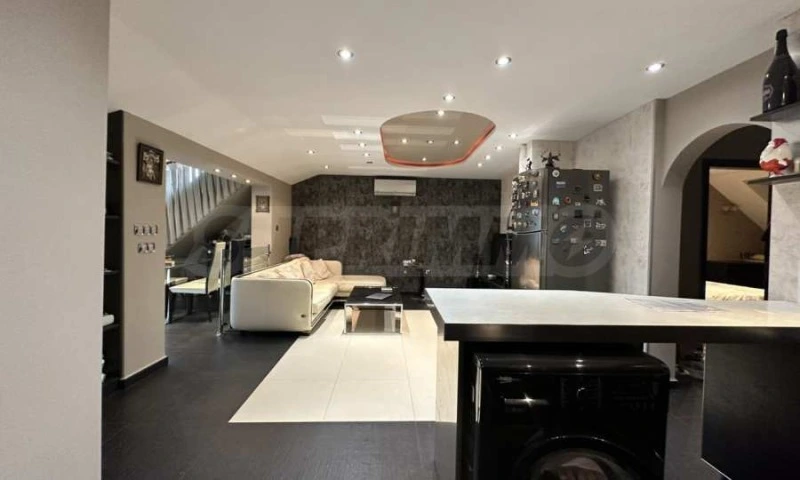 Flat 105m² in USA, Houston. Priced at 163224£ rent photo-4