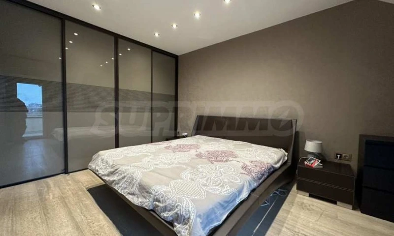 Flat 105m² in USA, Houston. Priced at 163224£ rent photo-9