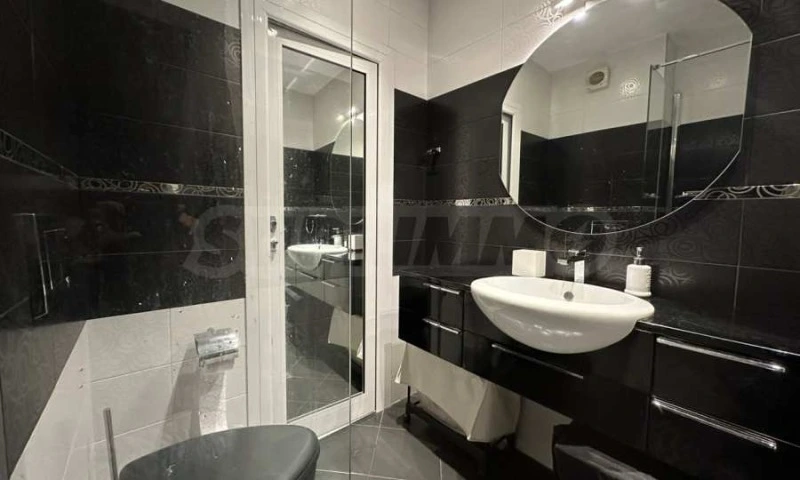 Flat 105m² in USA, Houston. Priced at 163224£ rent photo-12