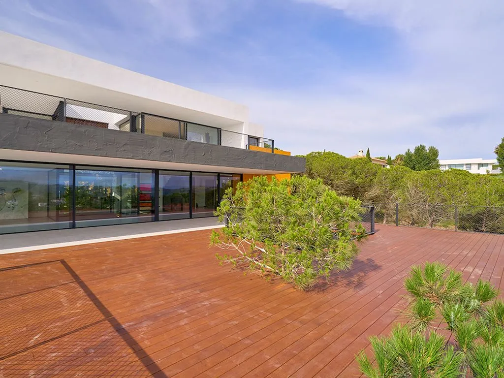 Villa 838m² in Italy, Manerba del Garda. Priced at 4000000€ rent photo-5