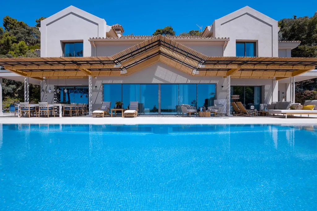 Villa 709m² in Italy, Karimate. Priced at 7800000€ rent photo-6