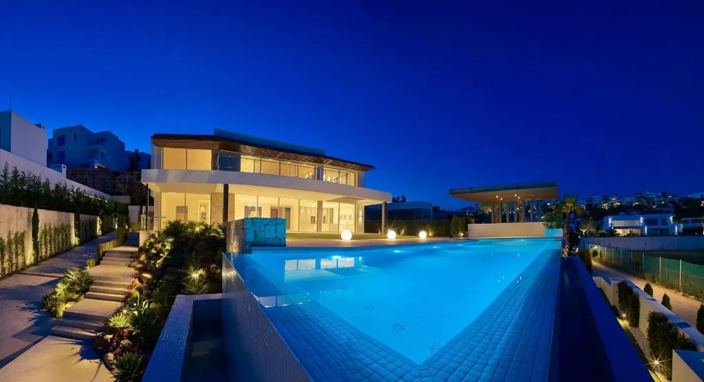 Villa 328m² in Portugal, Oeirash. Priced at 4500000€ rent photo-2