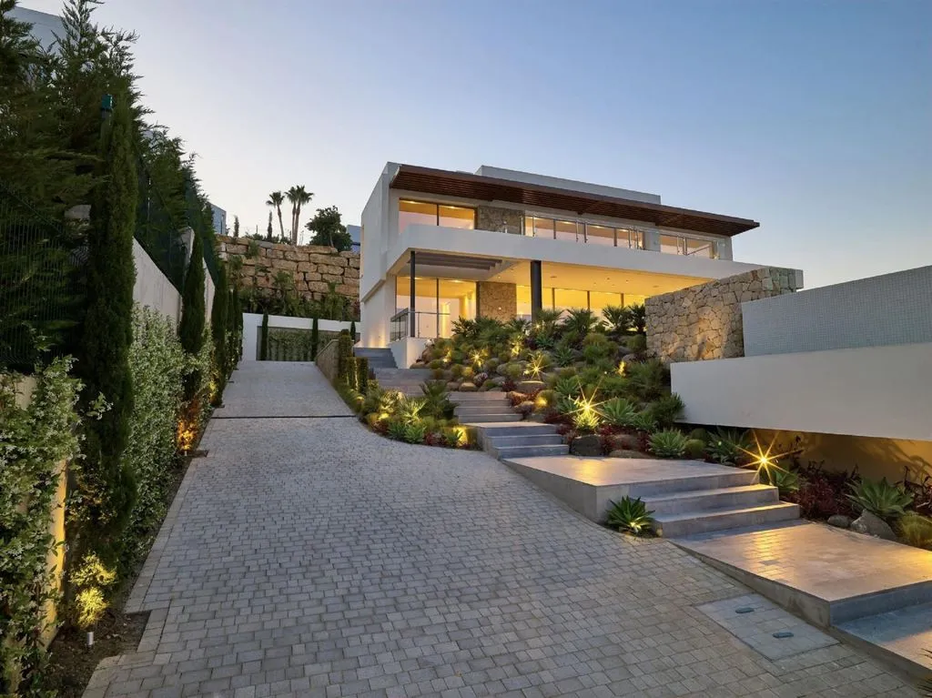 Villa 328m² in Portugal, Oeirash. Priced at 4500000€ rent photo-3