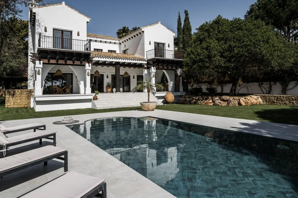 Villa 441m² in Portugal, Oeirash. Priced at 2795000€ rent photo-2