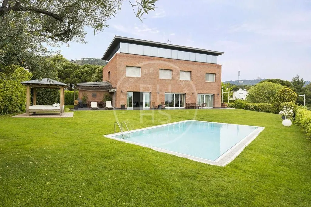 Villa 1227m² in France, Menton. Priced at 6900000€ rent photo-2