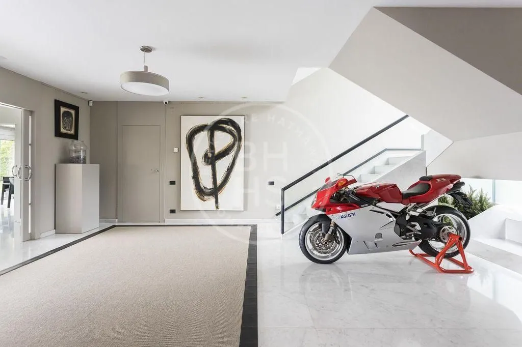Villa 1227m² in France, Menton. Priced at 6900000€ rent photo-4