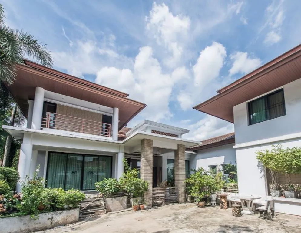 Villa 740m² in Thailand, Bangkok. Priced at 2035000€ rent photo-3