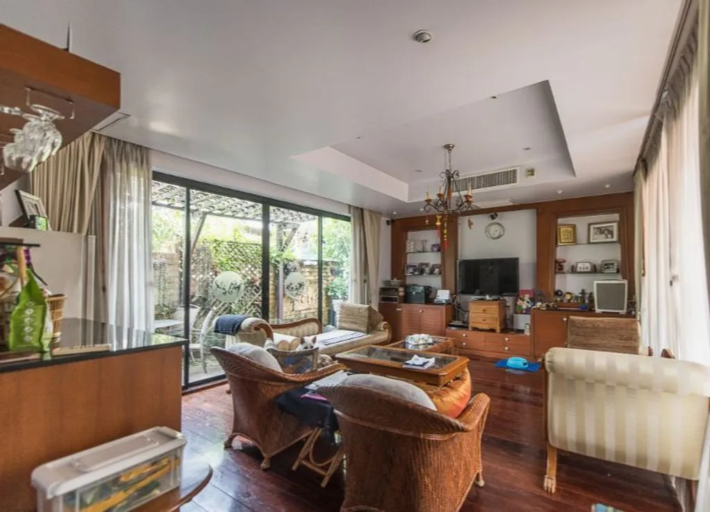 Villa 740m² in Thailand, Bangkok. Priced at 2035000€ rent photo-6