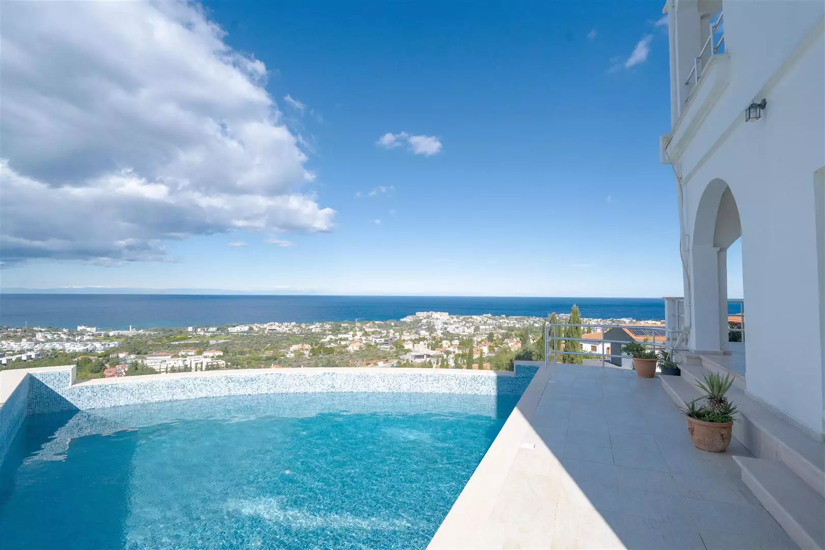Villa 178m² in Cyprus, Edremith. Priced at 1100000£ rent photo-1