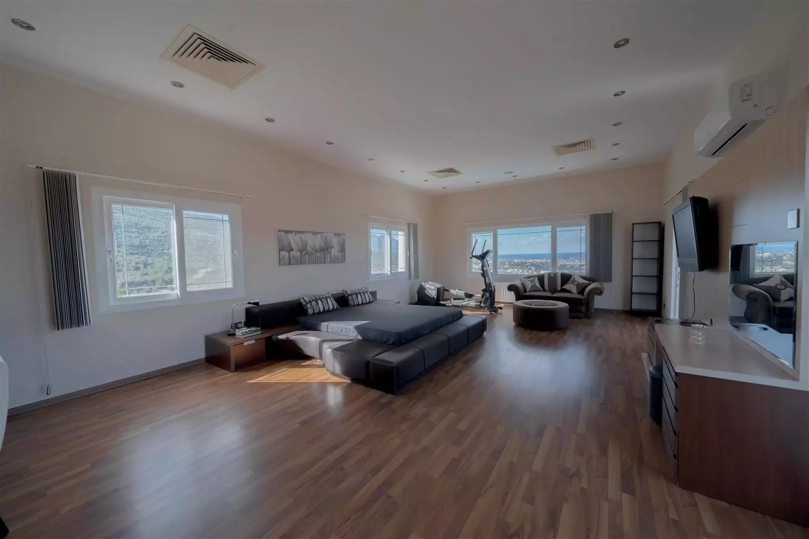 Villa 178m² in Cyprus, Edremith. Priced at 1100000£ rent photo-22