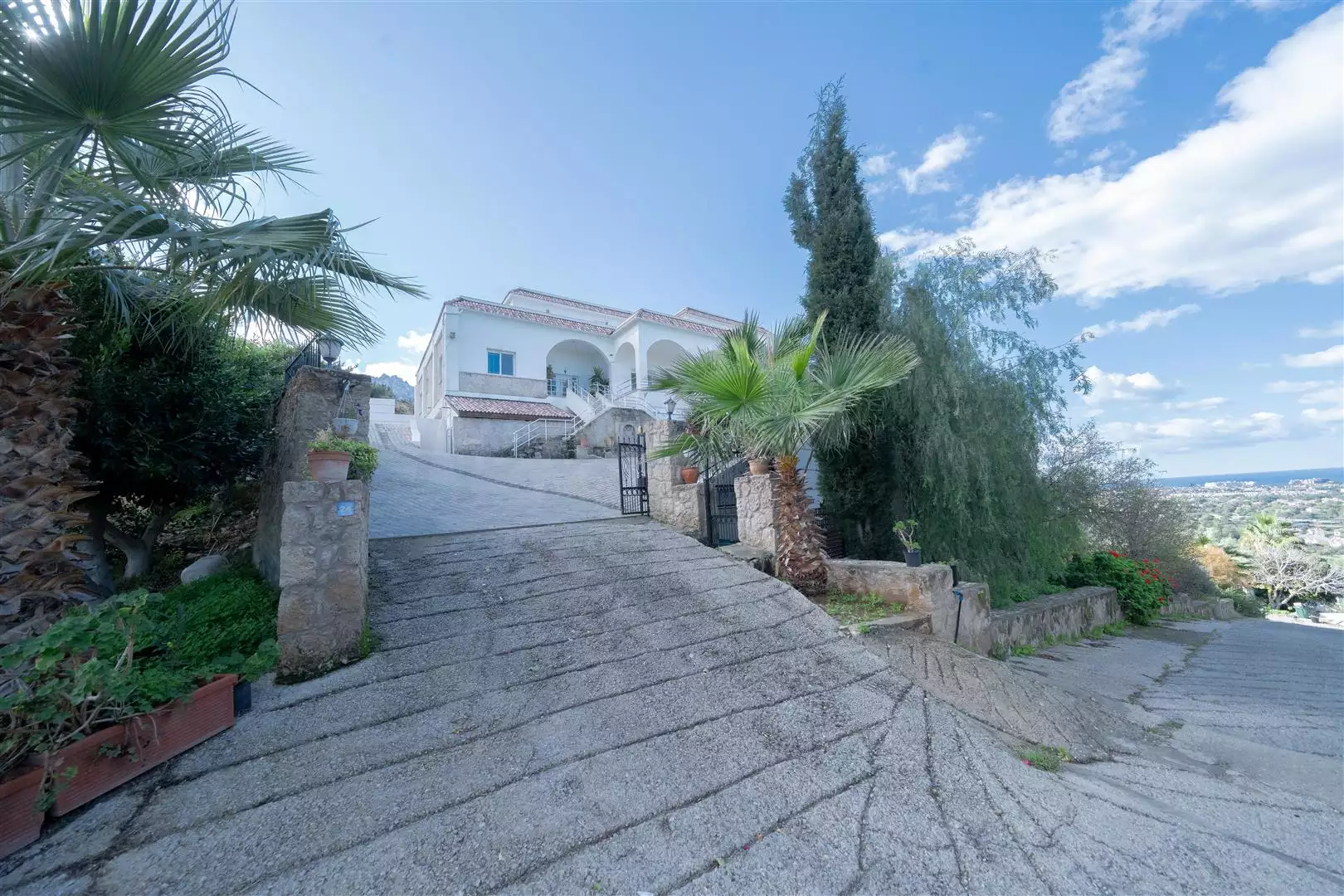 Villa 178m² in Cyprus, Edremith. Priced at 1100000£ rent photo-5