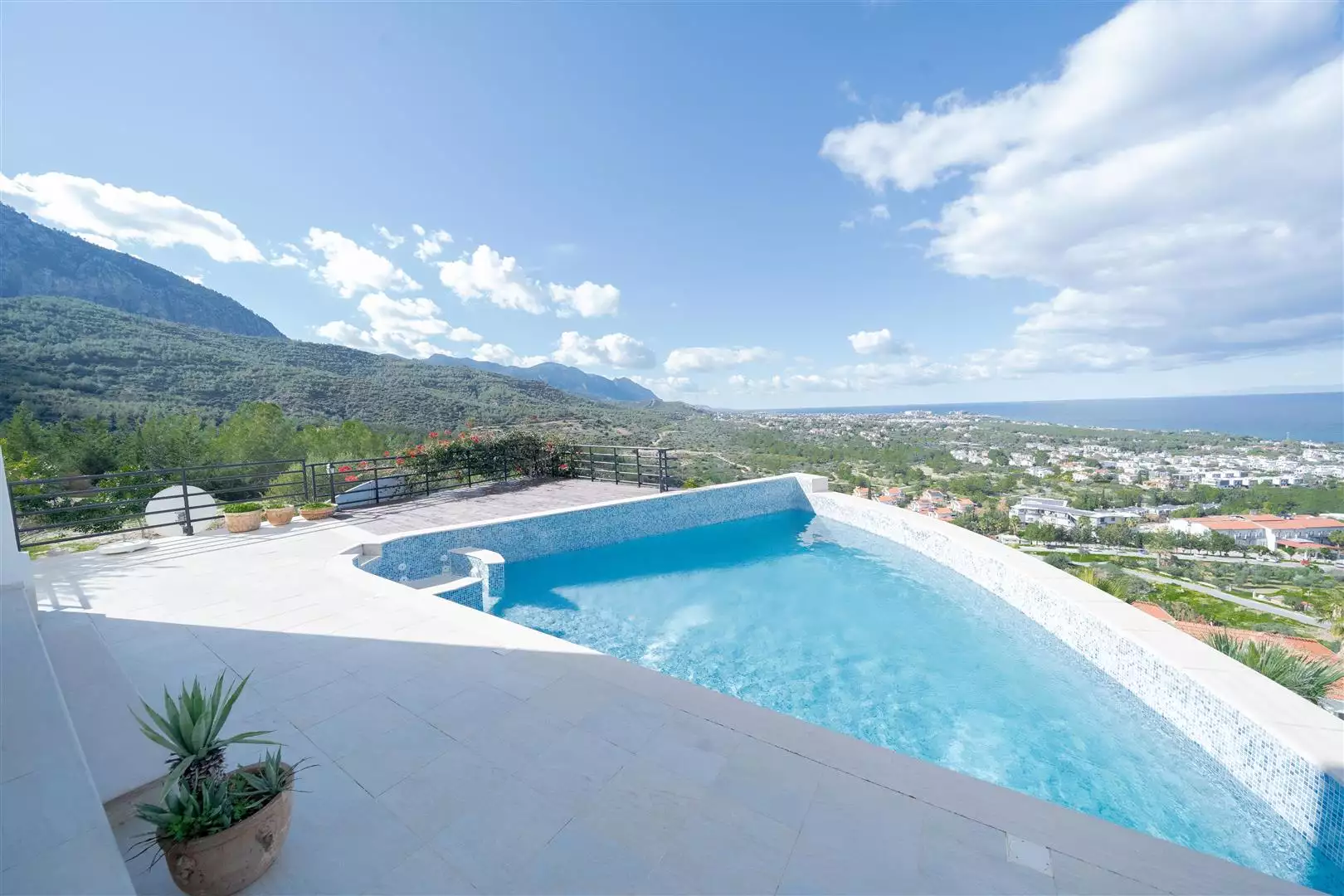 Villa 178m² in Cyprus, Edremith. Priced at 1100000£ rent photo-42