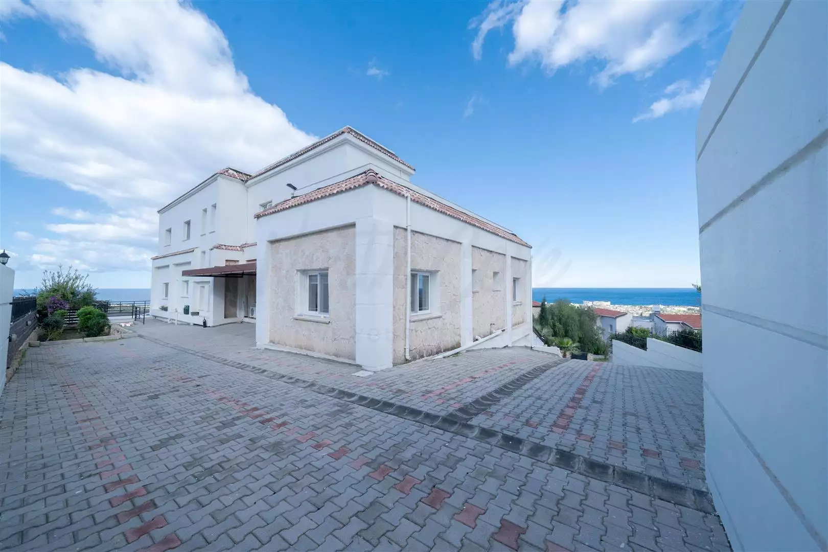 Villa 178m² in Cyprus, Edremith. Priced at 1100000£ rent photo-44
