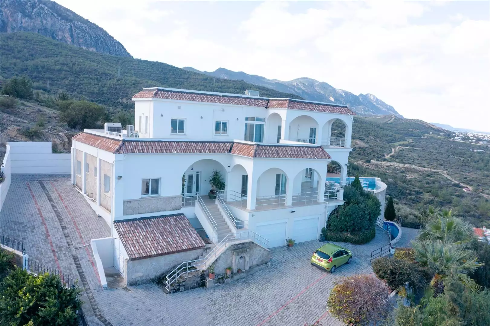 Villa 178m² in Cyprus, Edremith. Priced at 1100000£ rent photo-50