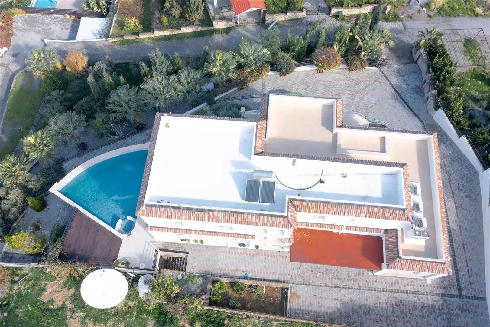 Villa 178m² in Cyprus, Edremith. Priced at 1100000£ rent photo-53