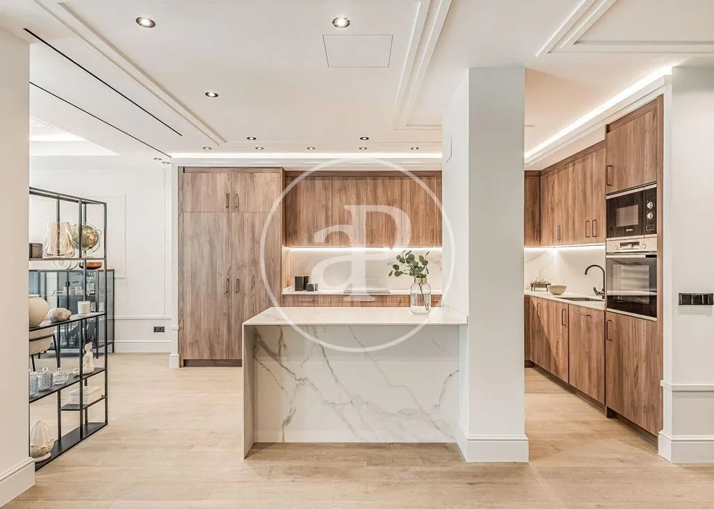 House 302m² in Portugal, Lisbon. Priced at 3680000€ rent photo-6