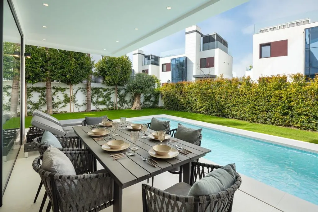Villa 434m² in Portugal, Oeirash. Priced at 3500000€ rent photo-2