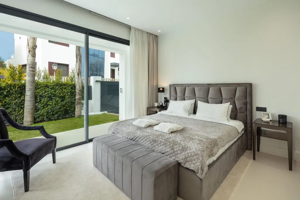 Villa 434m² in Portugal, Oeirash. Priced at 3500000€ rent photo-6