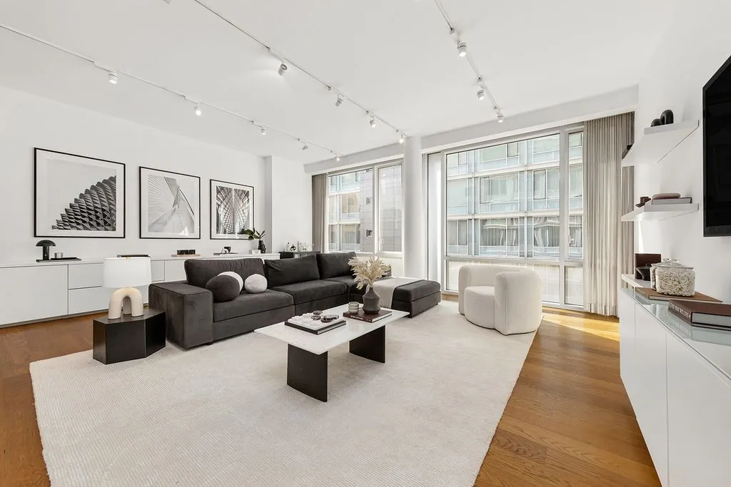Flat 480m² in USA, New York. Priced at 9826200€ rent photo-1