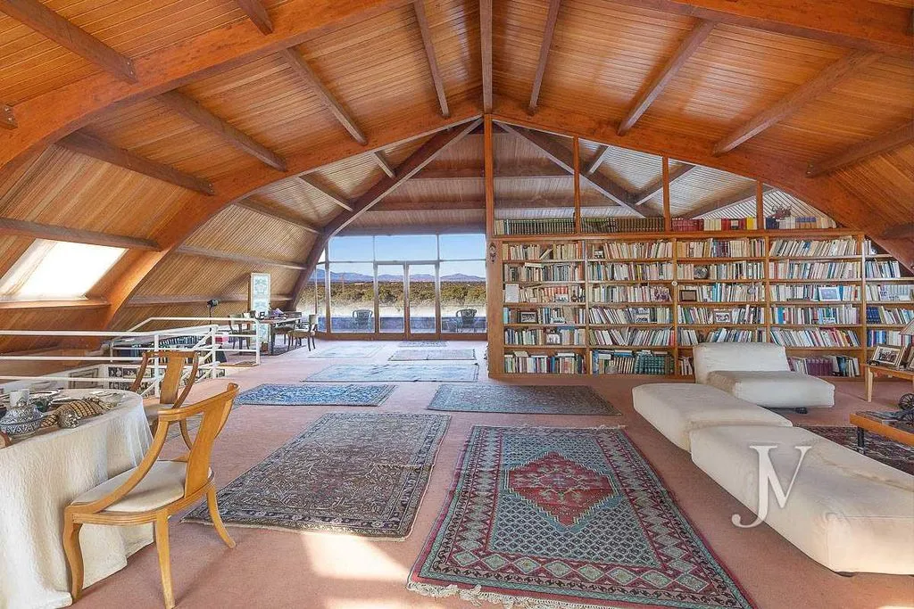 House 1525m² in Portugal, Lisbon. Priced at 3500000€ rent photo-5