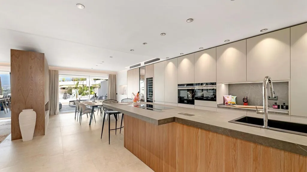 Flat 300m² in Portugal, Oeirash. Priced at 1850000€ rent photo-5