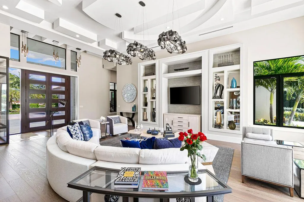 House 449m² in Italy, Naples. Priced at 7300400€ rent photo-6