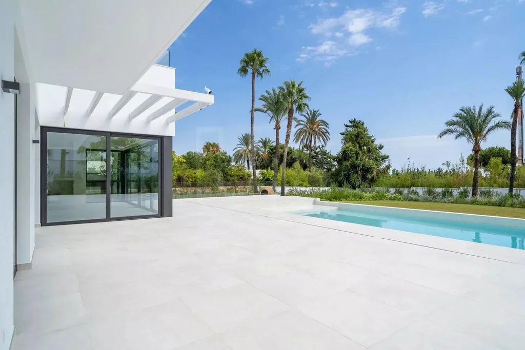Villa 430m² in USA, Southbury. Priced at 3450000€ rent photo-2