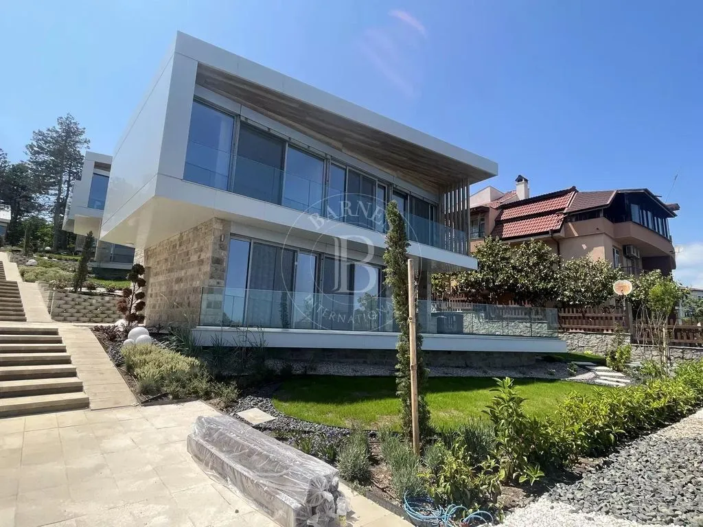 House 252m² in Bulgaria, Sozopol. Priced at 629000€ rent photo-4