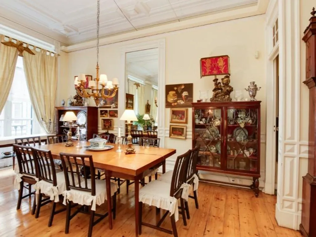 Flat 219m² in Portugal, Lisbon. Priced at 1600000€ rent photo-3