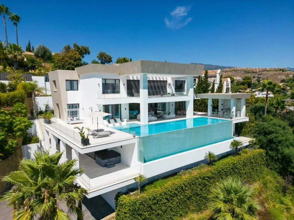 Villa 1365m² in USA, Southbury. Priced at 7650000€ rent photo-1