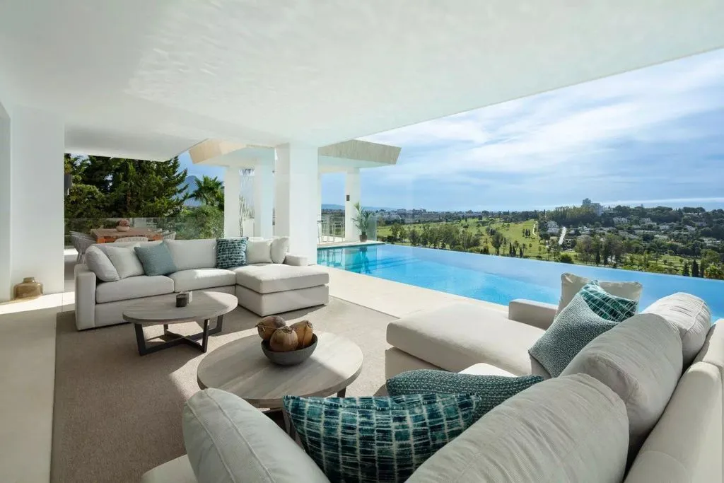 Villa 1365m² in USA, Southbury. Priced at 7650000€ rent photo-4