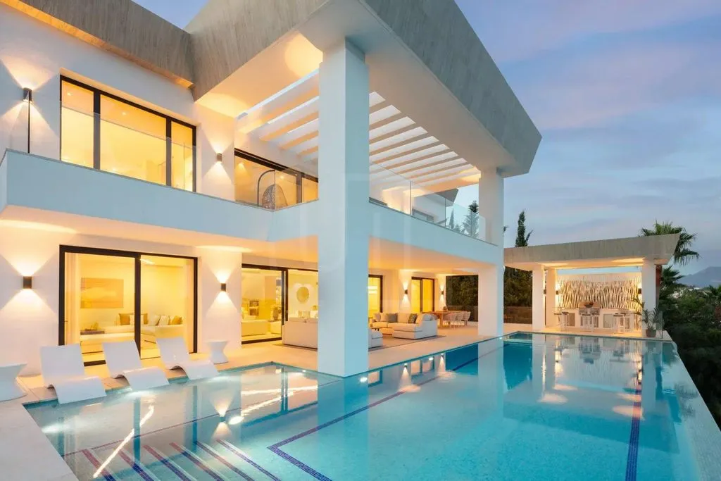 Villa 1365m² in USA, Southbury. Priced at 7650000€ rent photo-5
