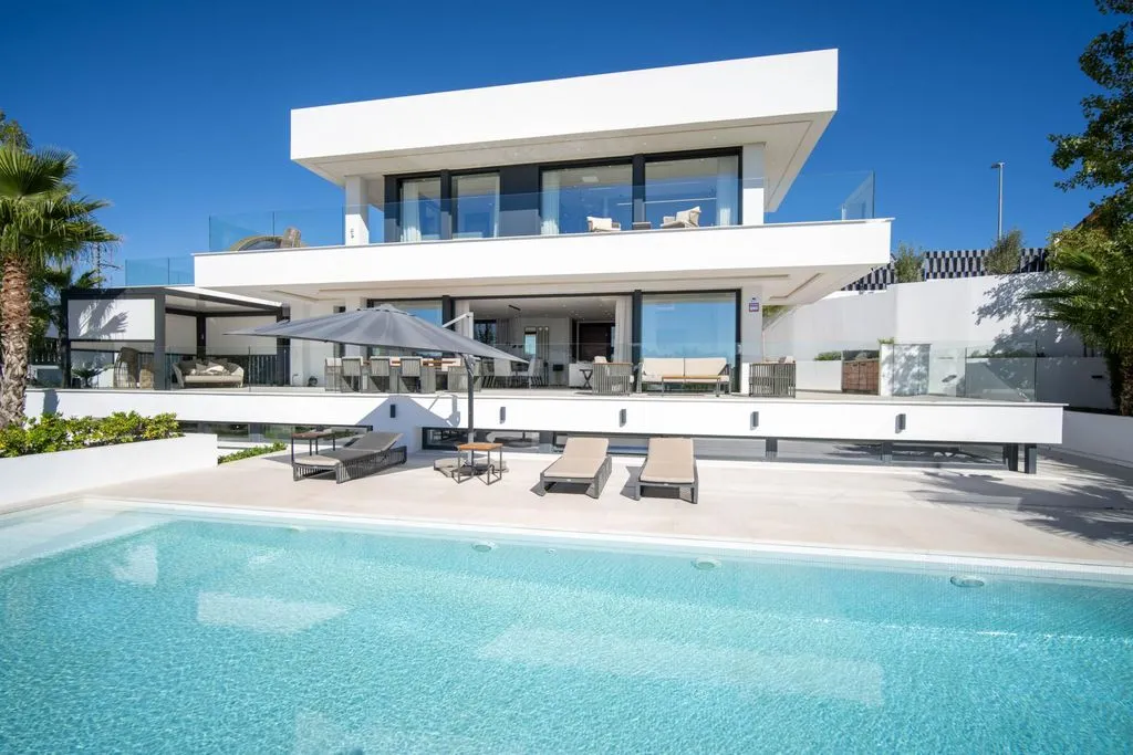 Villa 380m² in Portugal, Oeirash. Priced at 3250000€ rent photo-1