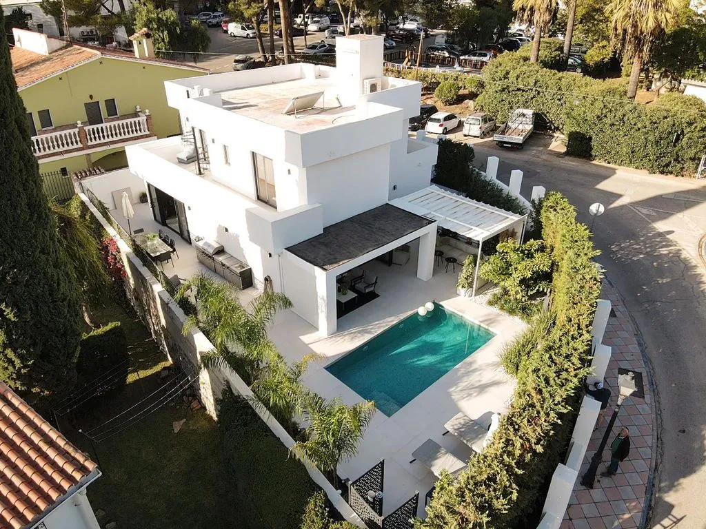Villa 220m² in Portugal, Oeirash. Priced at 1550000€ rent photo-1