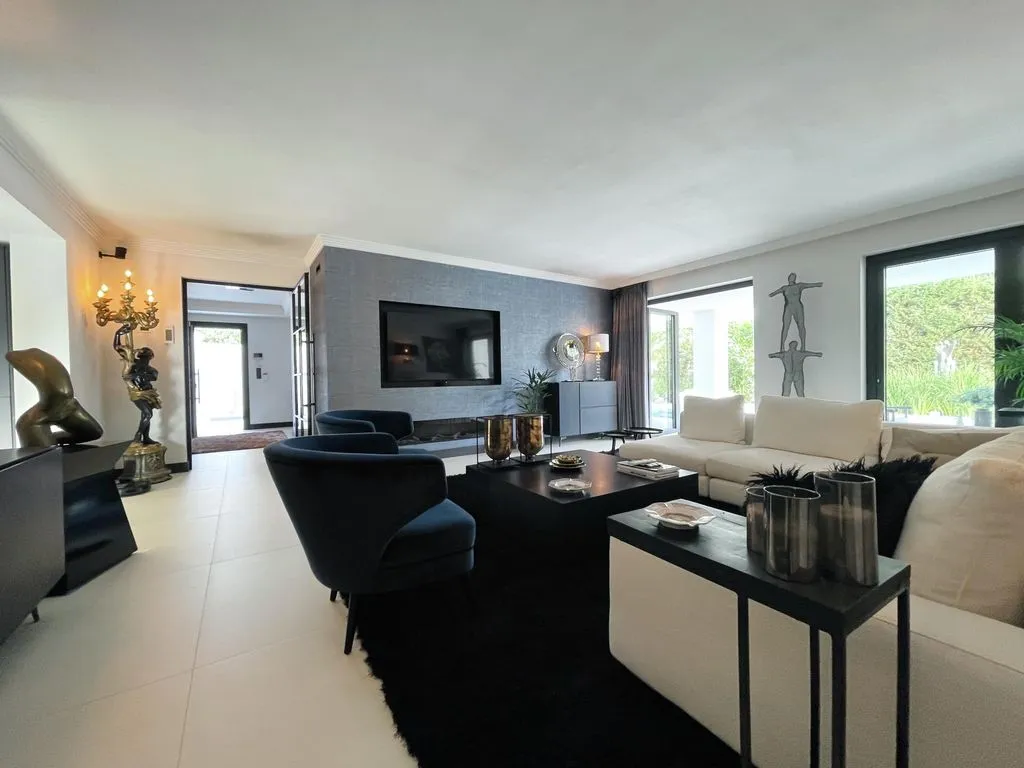 Villa 220m² in Portugal, Oeirash. Priced at 1550000€ rent photo-3