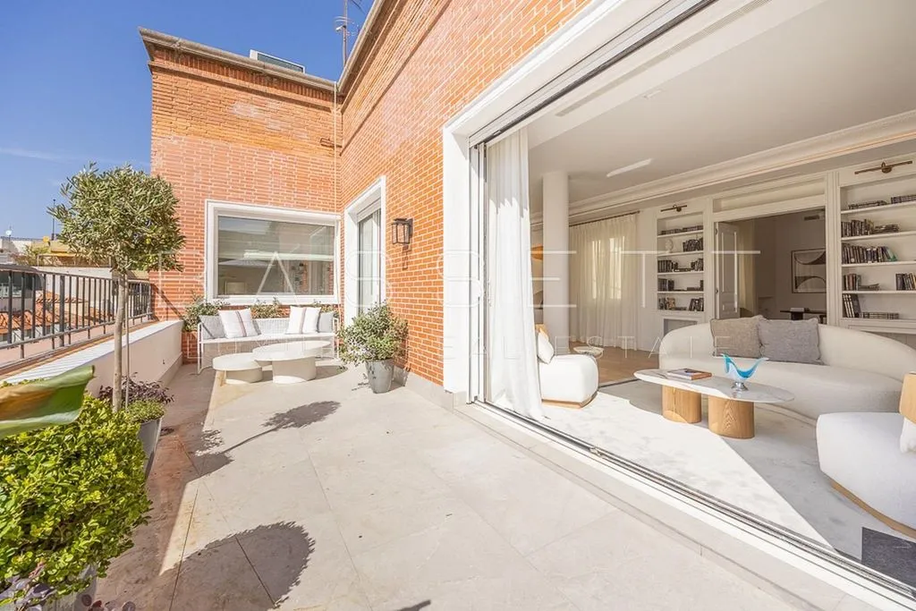 Penthouse 408m² in Portugal, Lisbon. Priced at 5250000€ rent photo-1