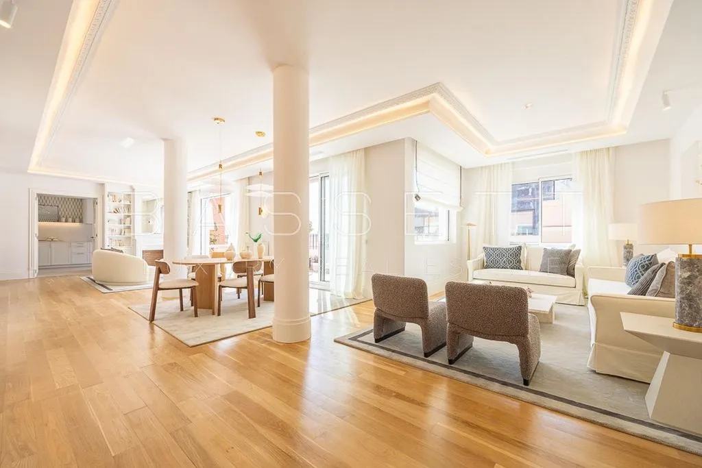 Penthouse 408m² in Portugal, Lisbon. Priced at 5250000€ rent photo-4