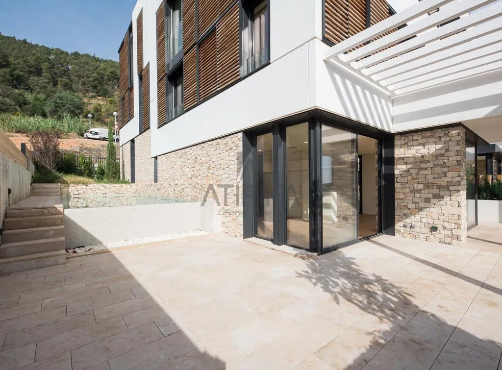 Villa 498m² in France, Menton. Priced at 3950000€ rent photo-1