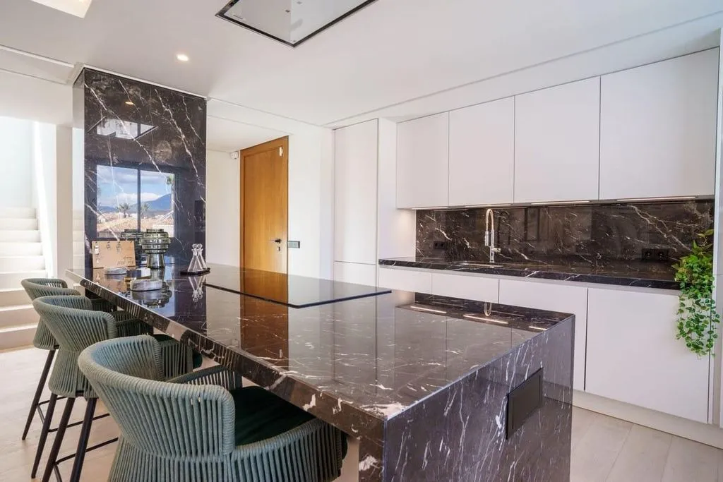 Villa 448m² in Portugal, Oeirash. Priced at 2950000€ rent photo-2