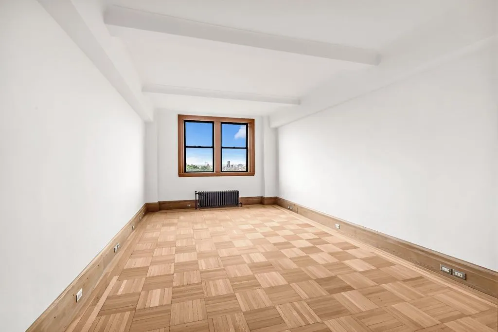 Flat 242m² in USA, New York. Priced at 3627200€ rent photo-3