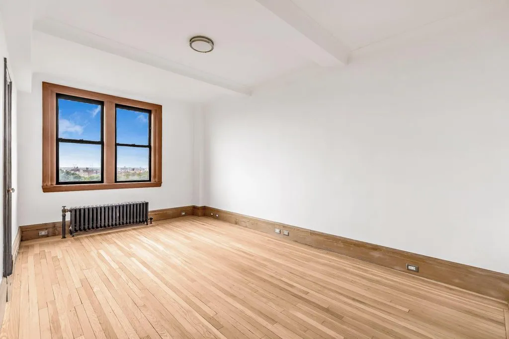 Flat 242m² in USA, New York. Priced at 3627200€ rent photo-4