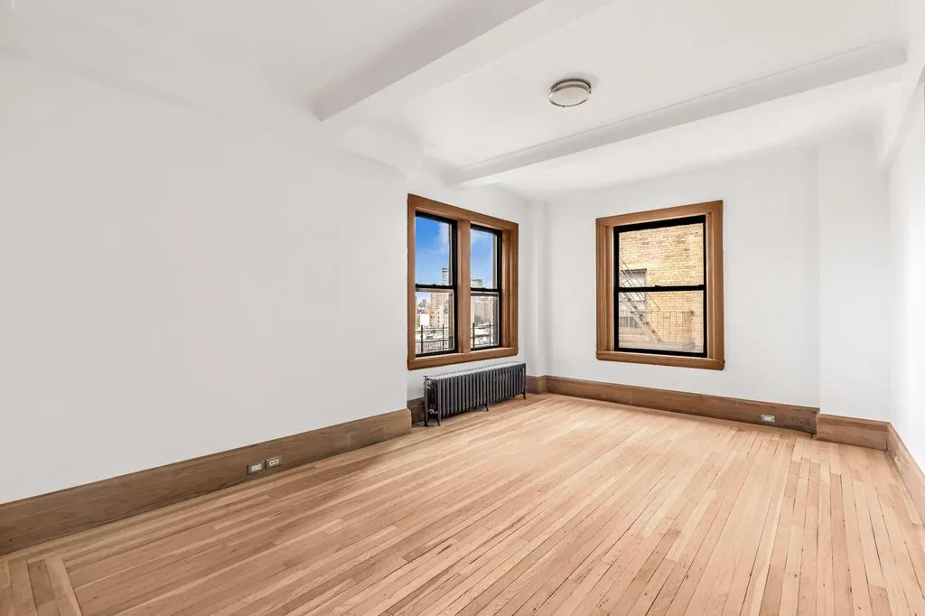 Flat 242m² in USA, New York. Priced at 3627200€ rent photo-5